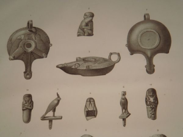 DESCRIPTION DE L'EGYPTE. Collection d'antiques. Lampe et figure en bronze, …