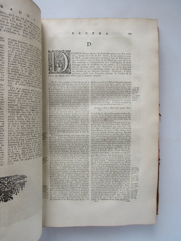 Dictionnaire historique, ou memoires critique et litteraires, concernant la vie …