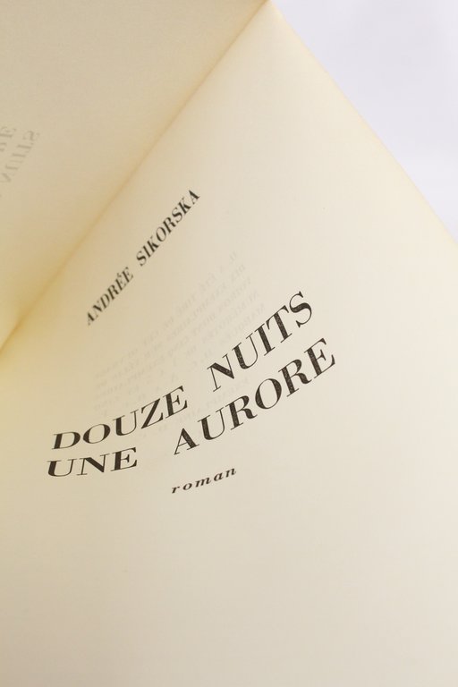 Douze nuits une aurore