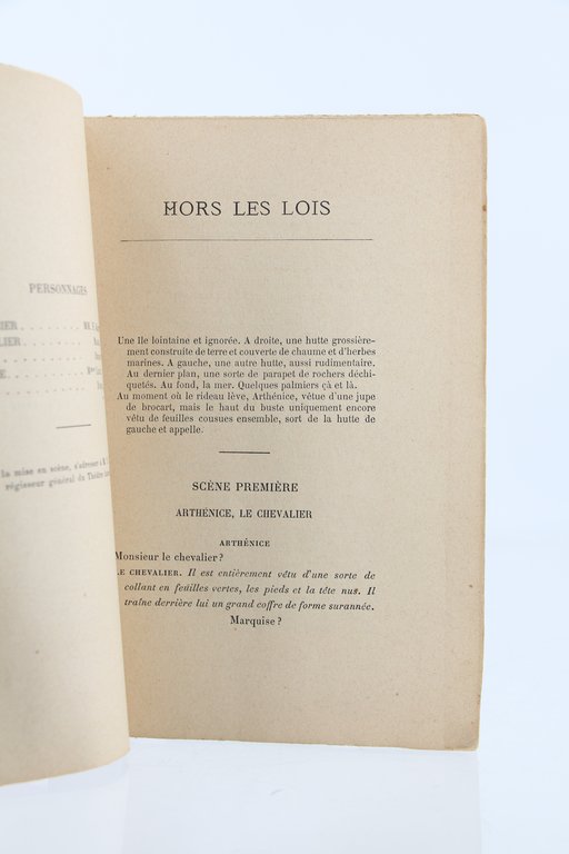 Hors les Lois