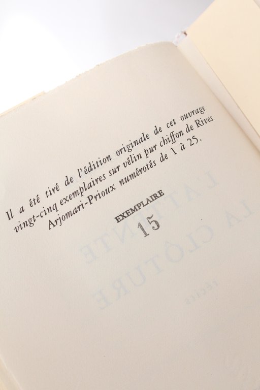 L'attente. - La clôture