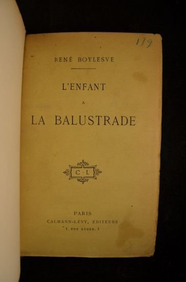 L'enfant à la balustrade