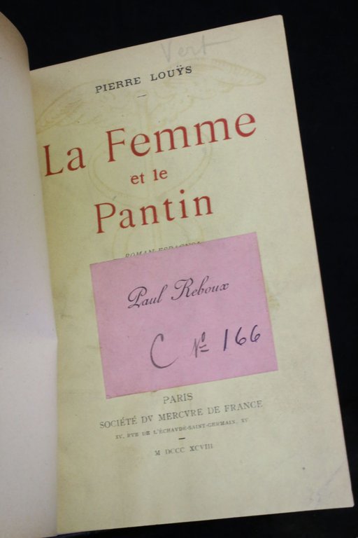 La femme et le pantin