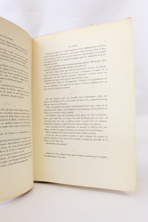 La vigne. Voyage autour des vins de France. Etude physiologique, …