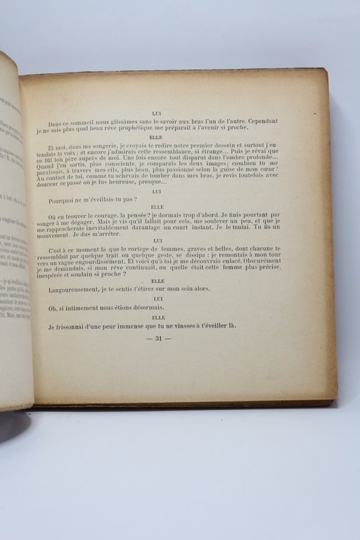 Les cuirs de boeuf , un miracle en XII vitraux …