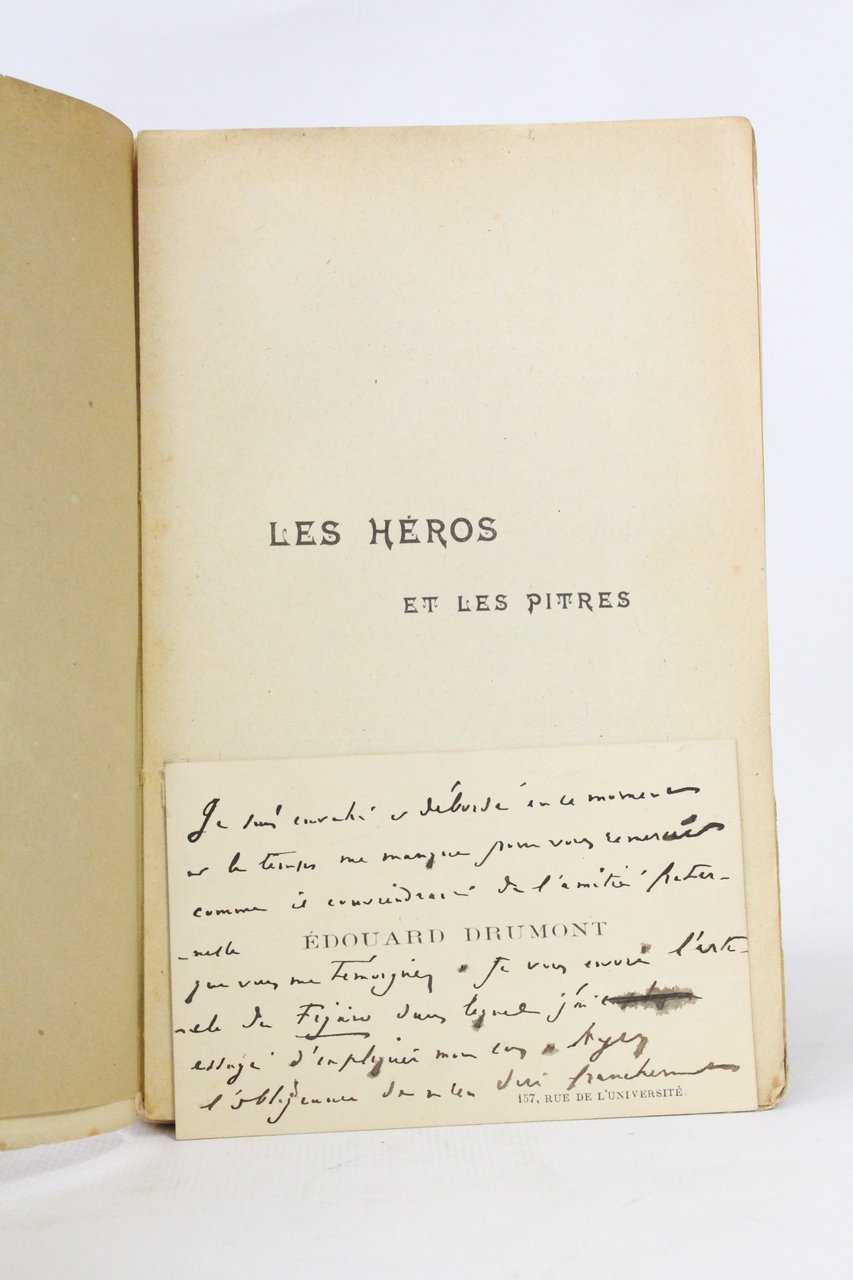 Les héros et les pitres