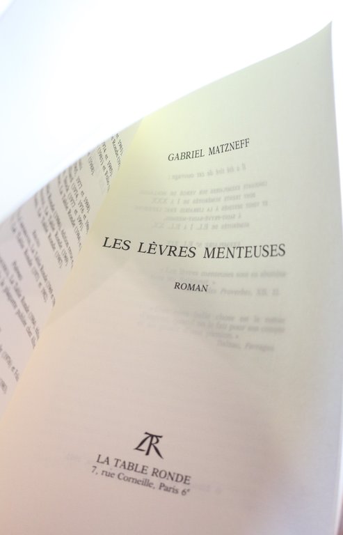 Les lèvres menteuses