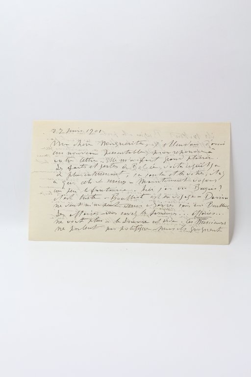 Le Louvre est vide. Ces messieurs ne parlent plus de …