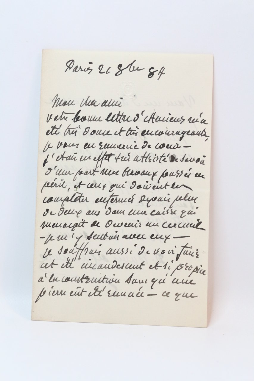 dans une caisse qui menaçait de devenir un cerceuil • …