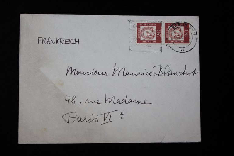 Lettre manuscrite adressée à Maurice Blanchot et enveloppe