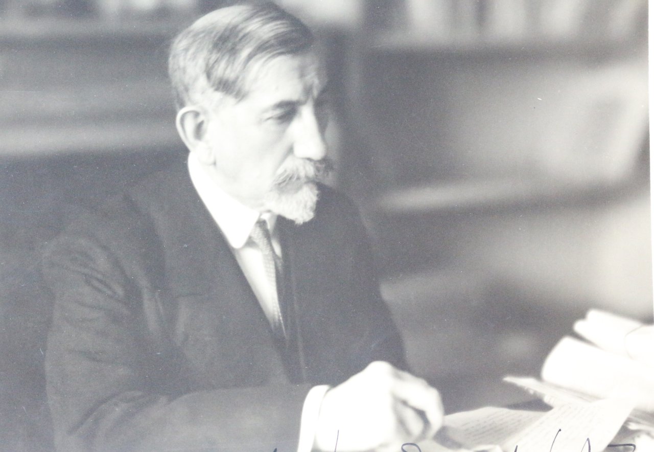 Photographie originale de Charles Maurras datée et dédicacée