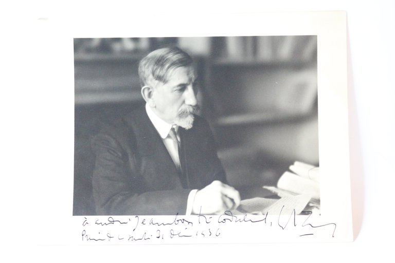 Photographie originale de Charles Maurras datée et dédicacée