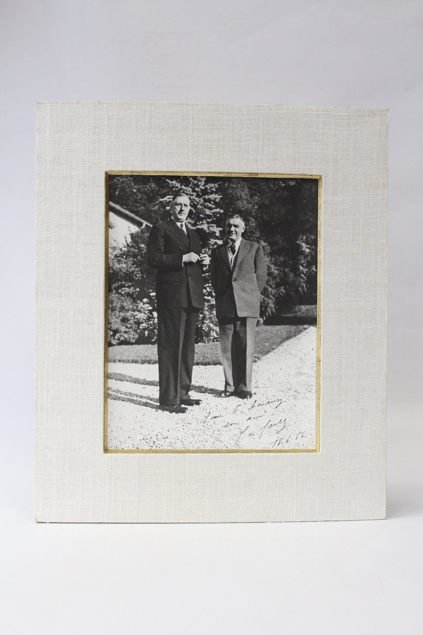 Photographie originale dédicacée de Charles De Gaulle à Emilien Amaury