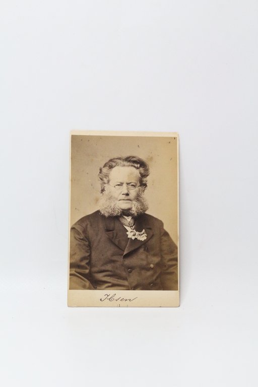 [PHOTOGRAPHIE] Portrait photographique d'Henrik Ibsen