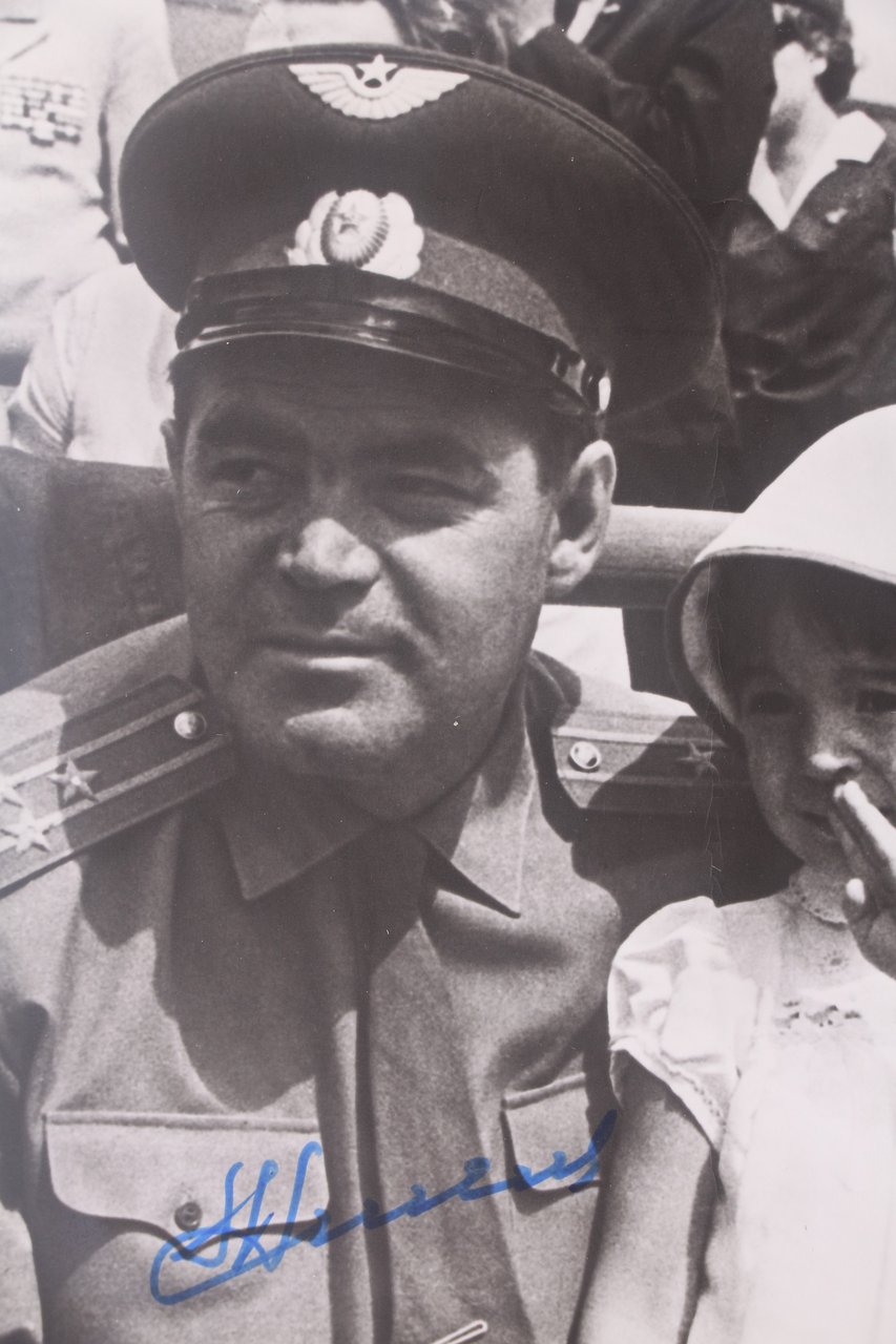 Photographie signée par le cosmonaute Andrian Grigorievitch Nikolaïev