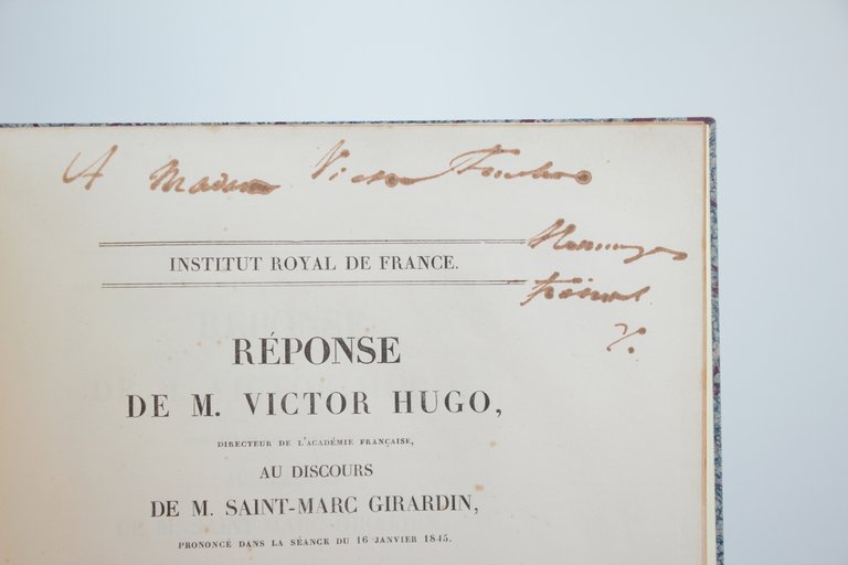 Réponse de M. Victor Hugo au discours de M. Saint-Marc …