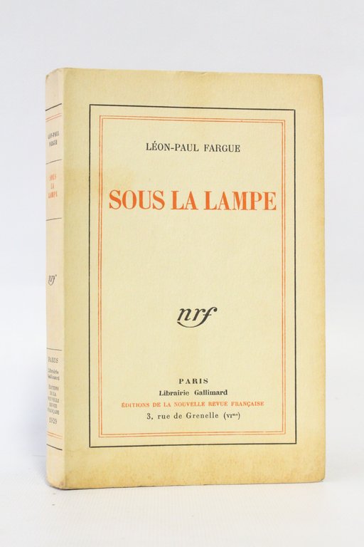 Sous la lampe