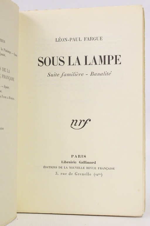 Sous la lampe