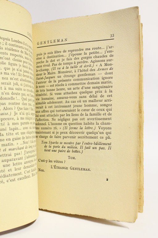 Théâtre inédit en français. Tome I : L'étrange gentleman. - …