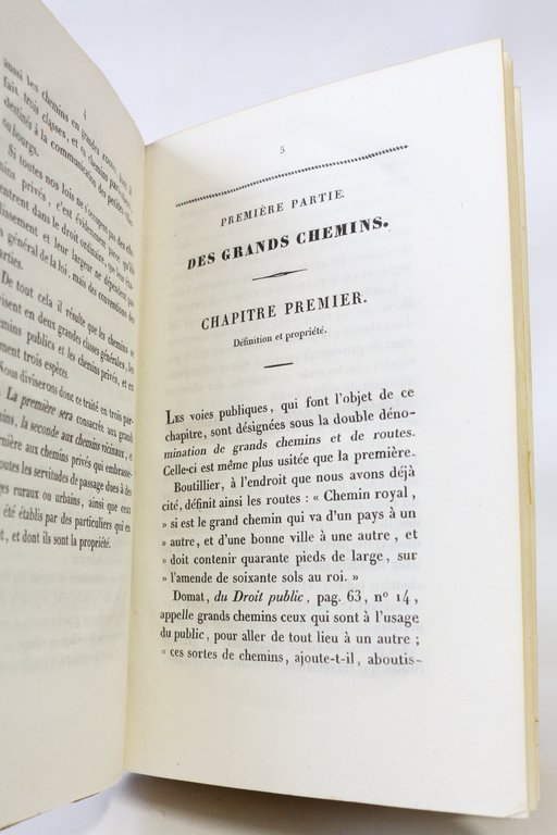 Traité des chemins de toute espèce, comprenant les grandes routes, …