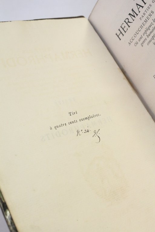 Traité des Hermaphrodits parties génitales, accouchemens des femmes etc, où …