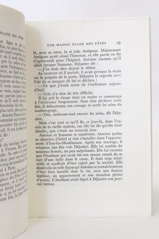 Une maison place des fêtes