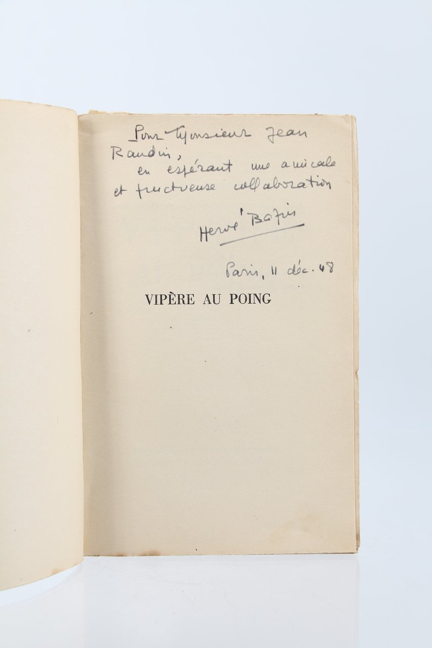 Vipère au Poing