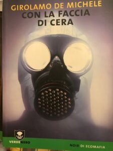 CON LA FACCIA DI CERA
