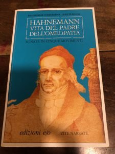 HAHNEMANN VITA DEL PADRE DELL’OMEOPATIA – SONATA IN CINQUE MOVIMENTI