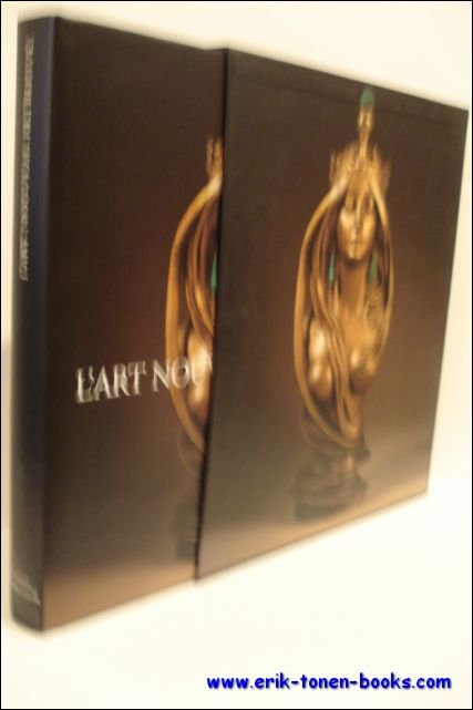 Art nouveau retrouve a travers les collections.