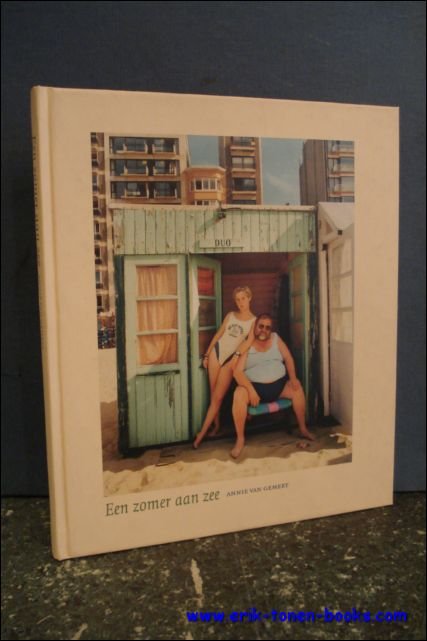 EEN ZOMER AAN ZEE. ANNIE VAN GEMERT. DE STRANDCABINES VAN …