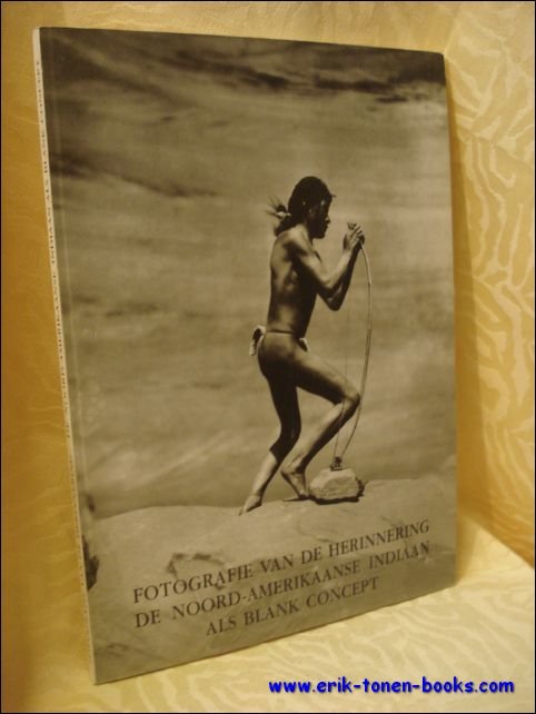 Fotografie van de herinnering, de Noord-Amerikaanse Indiaan als blank concept.