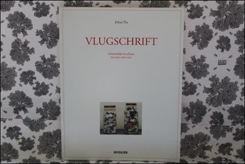 Vlugschrift, gebundelde brochures. MUHKA 1989 -1995.