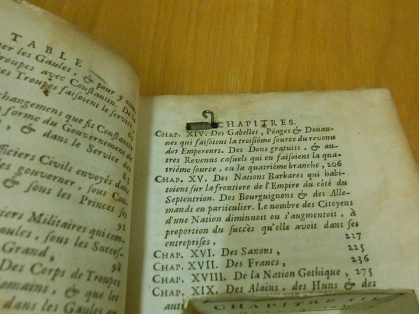 LIBRO CON SEGRETO E CARILLON - VOLUME DEL 1742