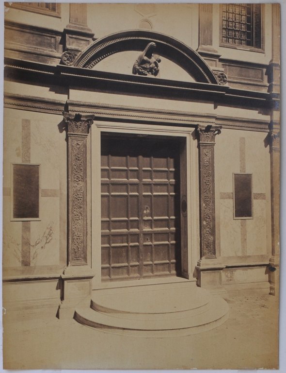 Porta principale della Chiesa di Sta. Maria dei Miracoli