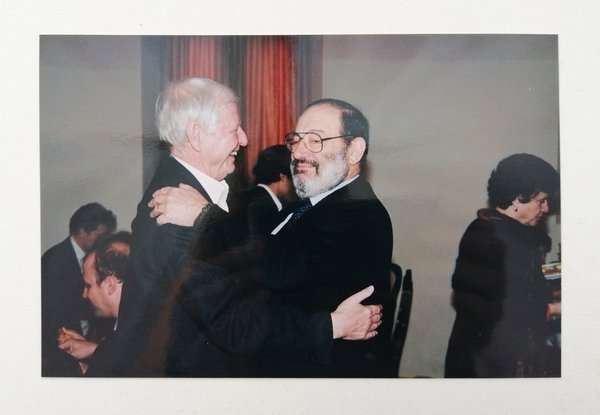 2 Fotografie originali di Umberto Eco con Hans Magnus Enzensberger …