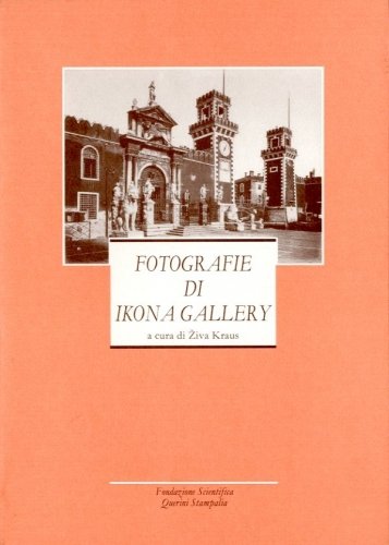 Fotografie di Ikona Gallery.