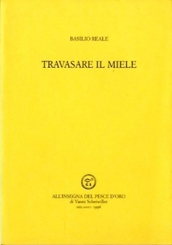 Travasare il miele.