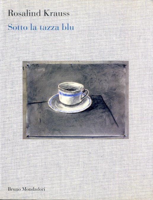 Sotto la tazza blu. | Immagine principale