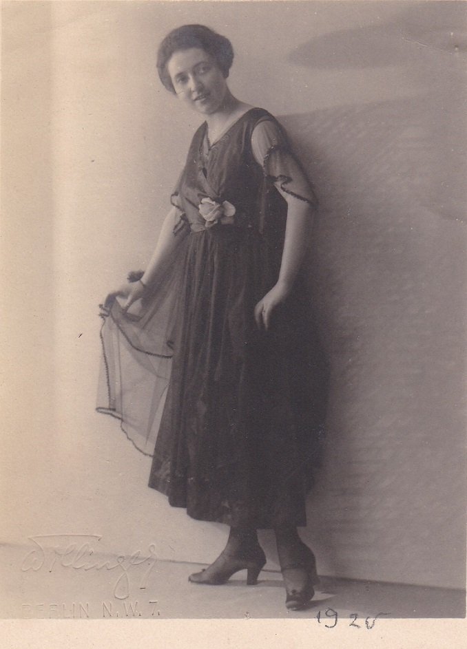 Hertha Stelse. Porträtkarte.