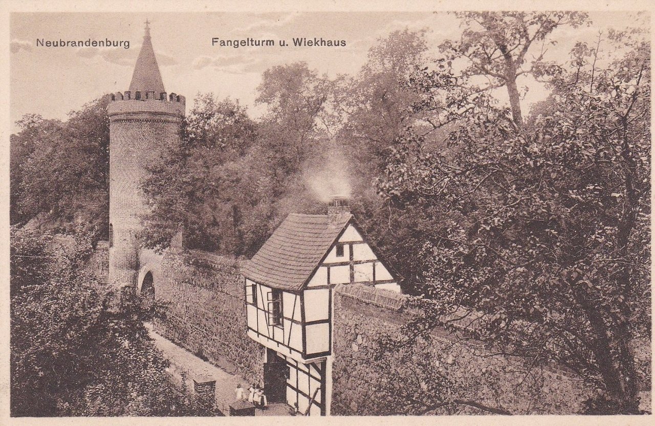 Neubrandenburg. Fangelturm u. Wiekhaus.