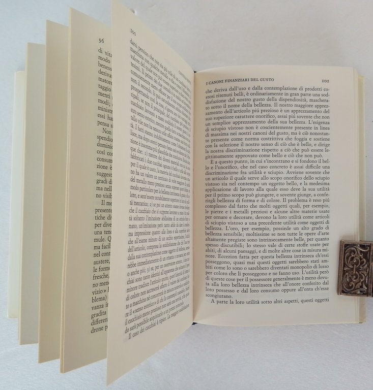 LA TEORIA DELLA CLASSE AGIATA