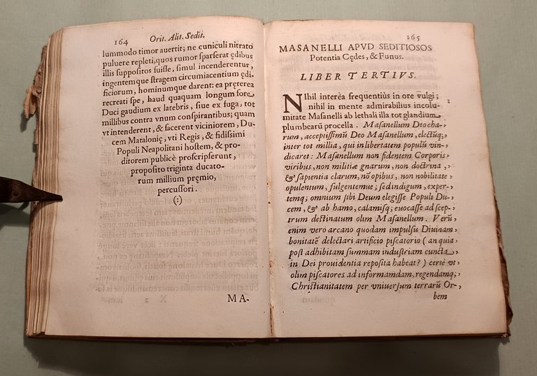 Dissidentis desciscentis receptaeque Neapolis libri VI.