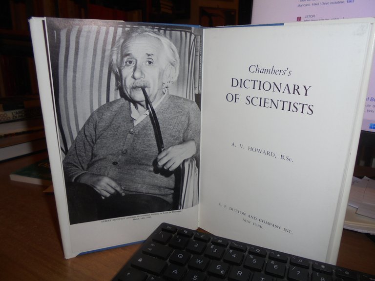 CHAMBERS'S DICTIONARY of SCIENTIST. A. V. HOWARD 1963