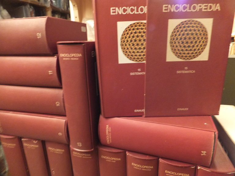 ENCICLPEDIA EINAUDI 1977 / 1982 - 15 VOLUMI