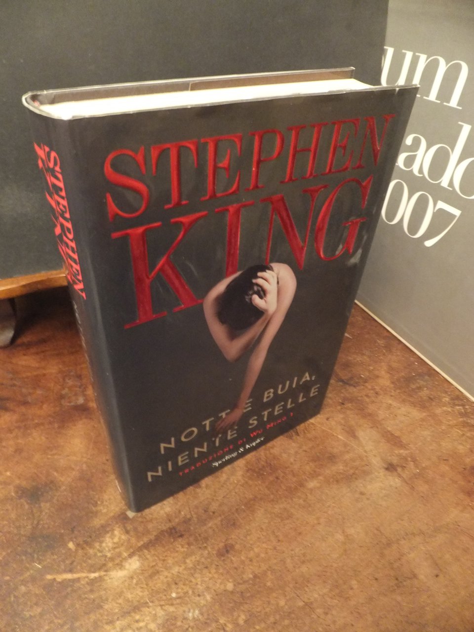 NOTTE BUIA NIENTE STELLE | Immagine principale