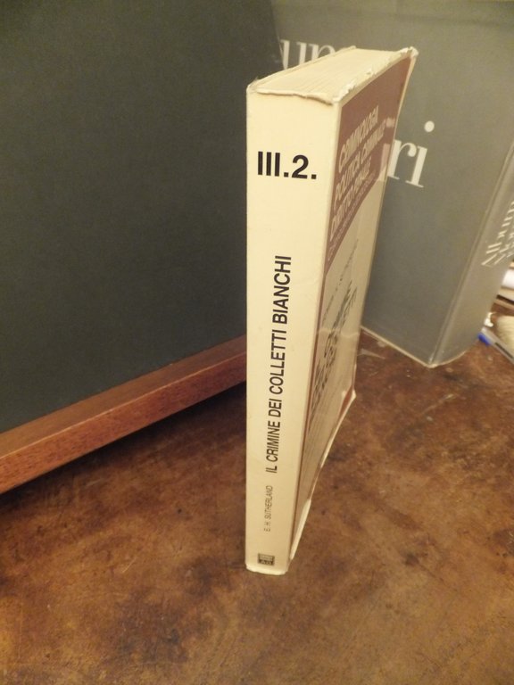 IL CRIMINE DAI COLLETTI BIANCHI LA VERSIONE INTEGRALE