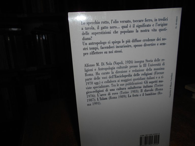 Lo specchio e l'olio. Le superstizioni degli italiani. ALFONSO M. …