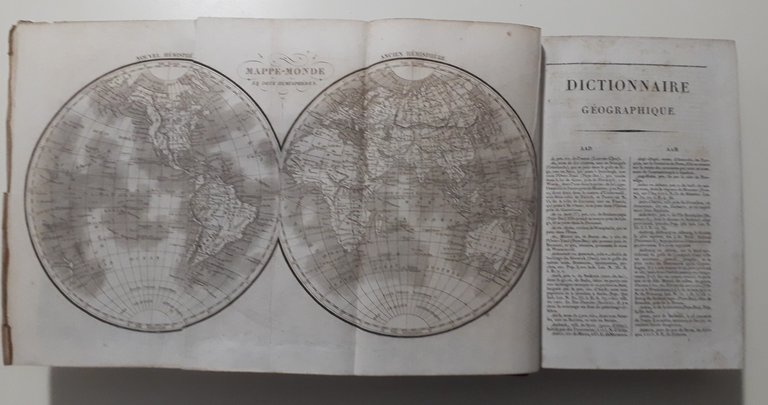 Nouveau Dictionnaire Universel, Contenant la Description détaillée des Régions, Empires, …