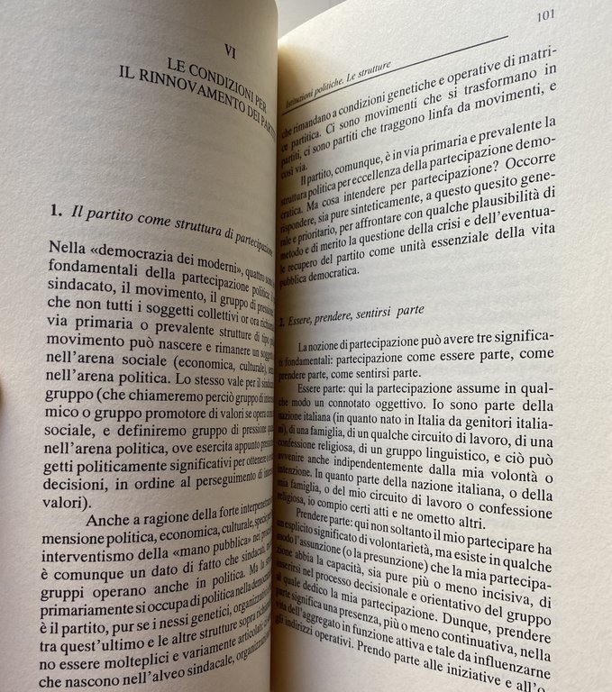 ISTITUZIONI POLITICHE. STRUTTURA E PENSIERO